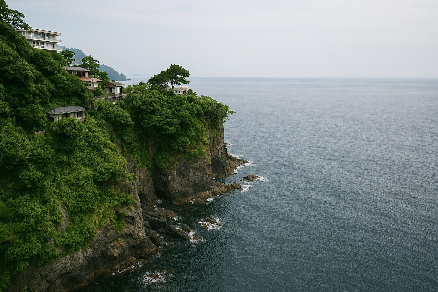 錦ヶ浦の断崖と海の景色｜熱海の観光スポット